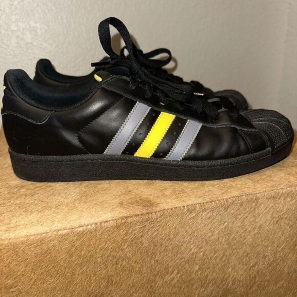 Adidas Superstar Classic Clamshell Toe Shoe Black Grey Yellow Size 11.5.